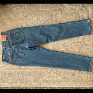 Levi’s wedgie fit straight leg height waist blue jeans